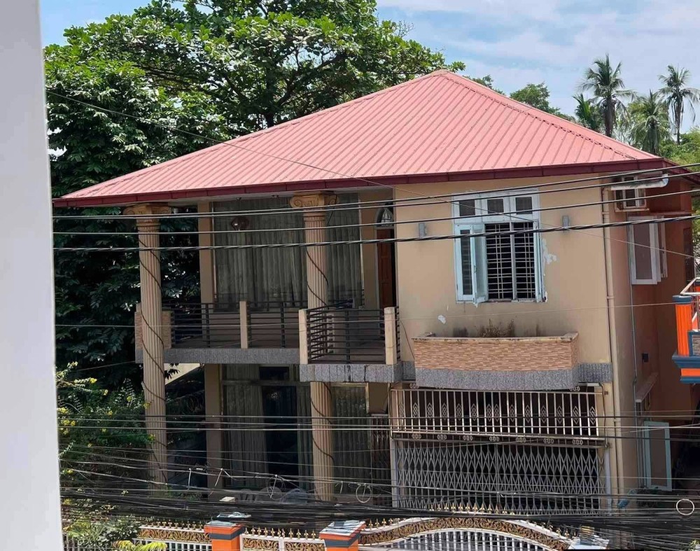 မြေကွက် ၊ ခြံ