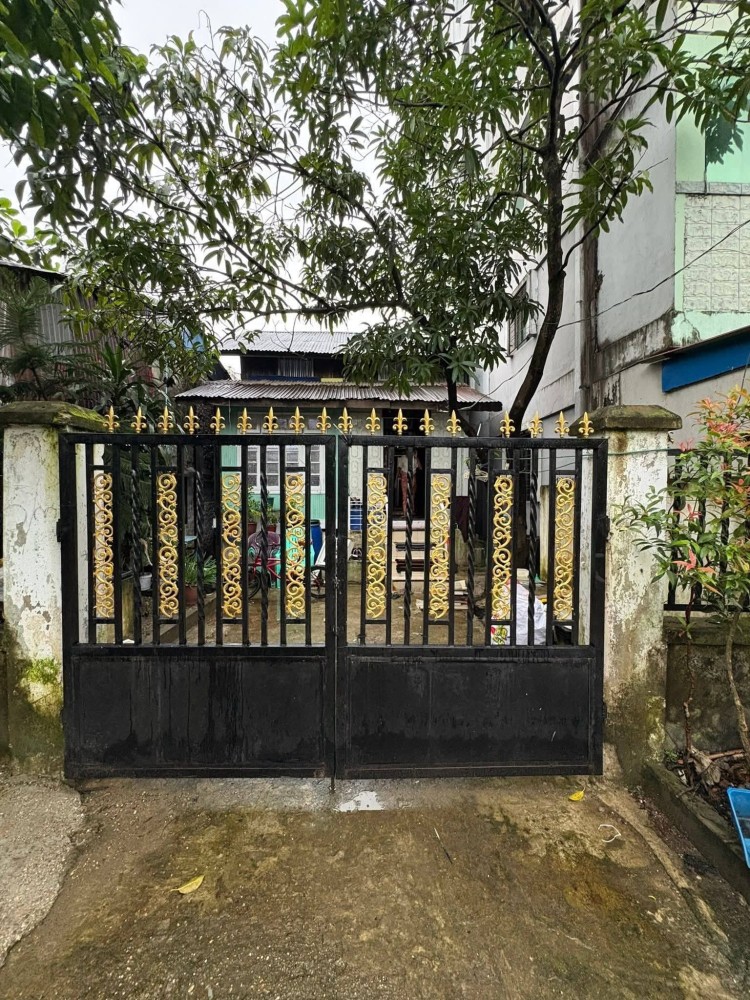 မြေကွက် ၊ ခြံ