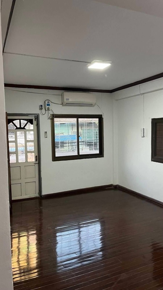 မြေကွက် ၊ ခြံ