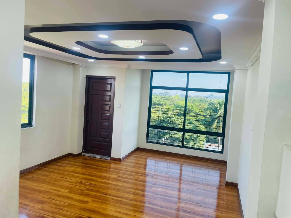 မြေကွက် ၊ ခြံ