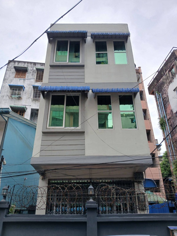 မြေကွက် ၊ ခြံ