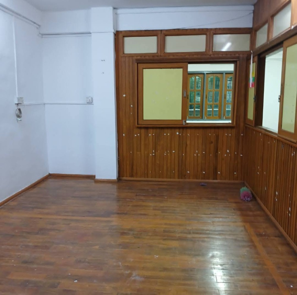 မြေကွက် ၊ ခြံ