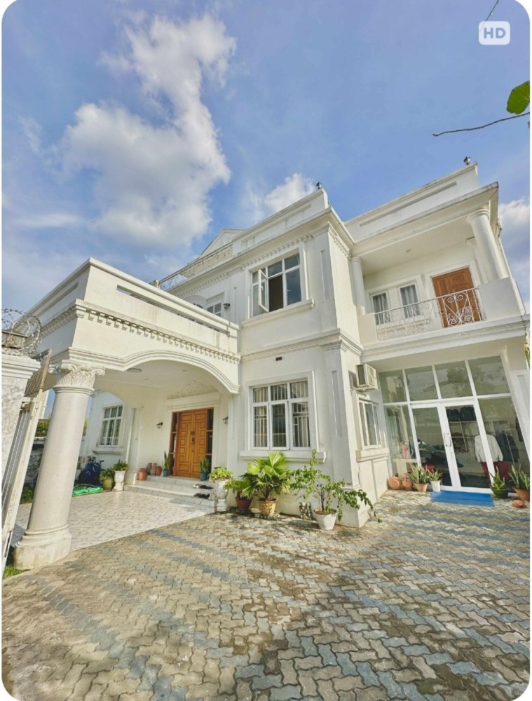 မြေကွက် ၊ ခြံ