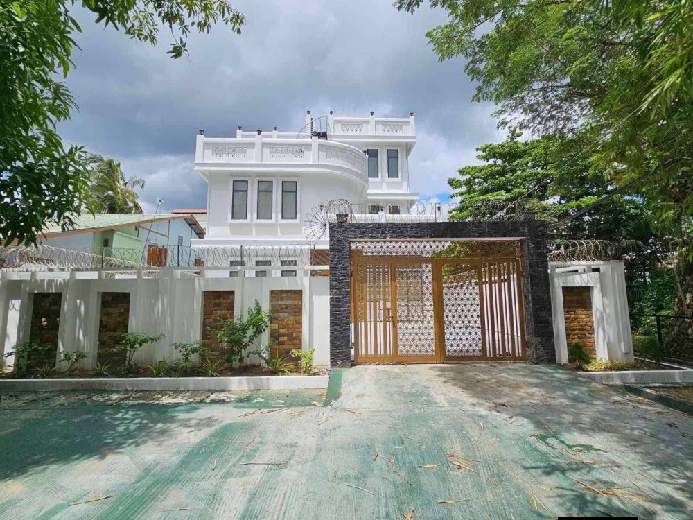 မြေကွက် ၊ ခြံ