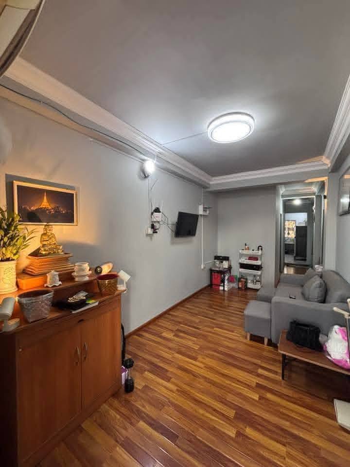 မြေကွက် ၊ ခြံ