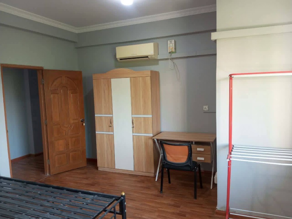 မြေကွက် ၊ ခြံ