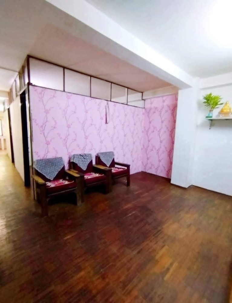 မြေကွက် ၊ ခြံ