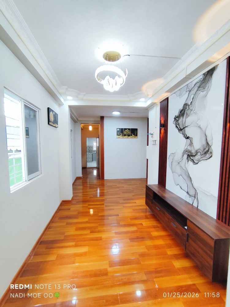 မြေကွက် ၊ ခြံ