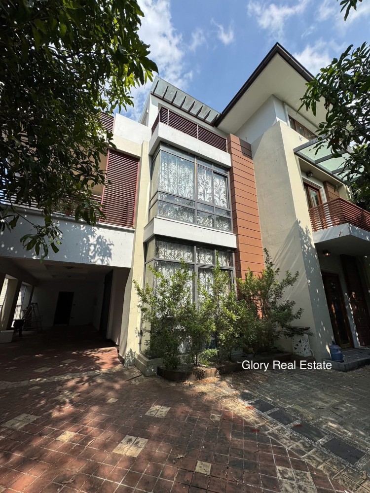 မြေကွက် ၊ ခြံ