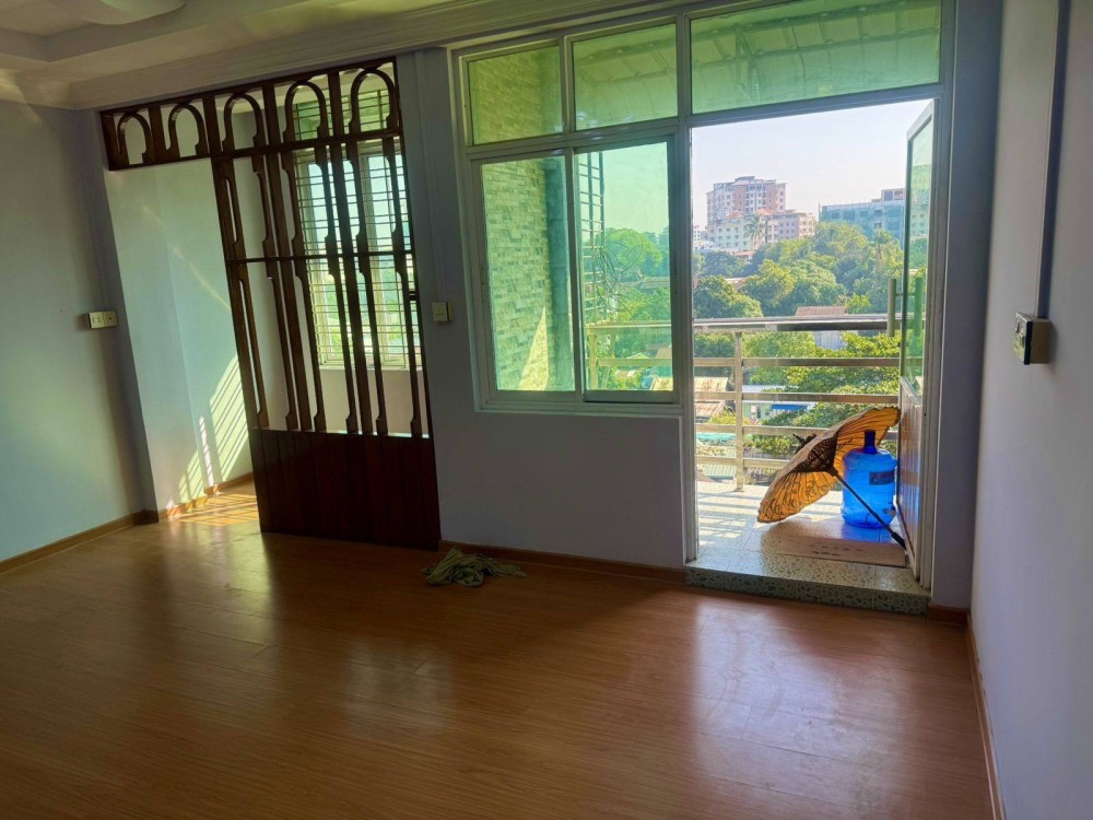 မြေကွက် ၊ ခြံ