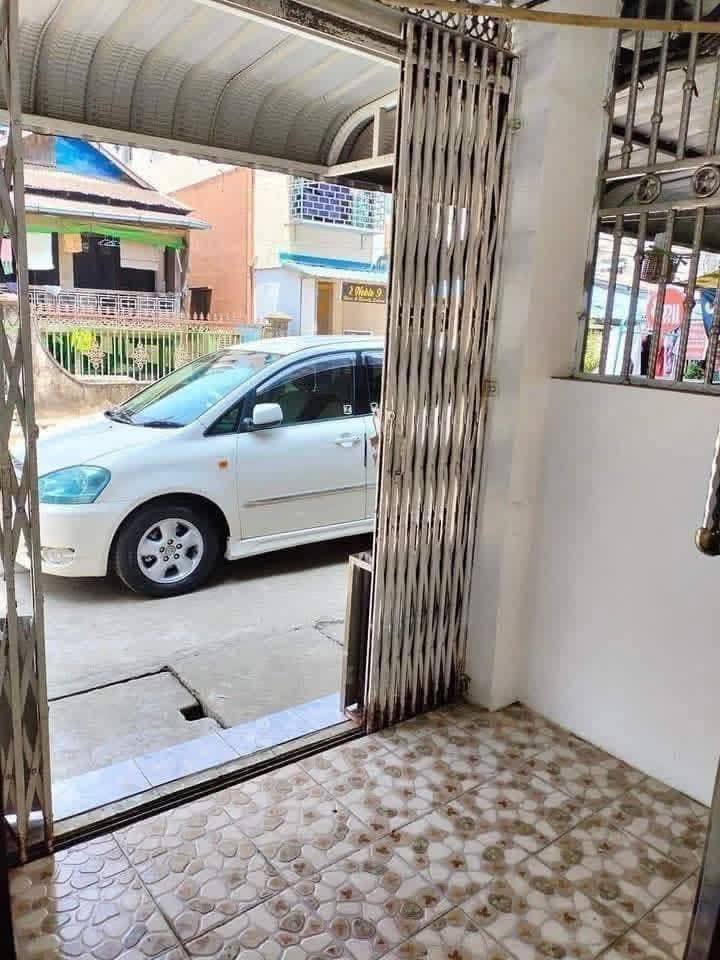 မြေကွက် ၊ ခြံ