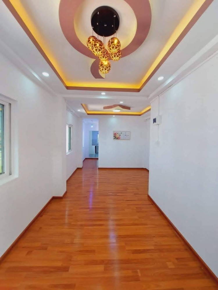 မြေကွက် ၊ ခြံ