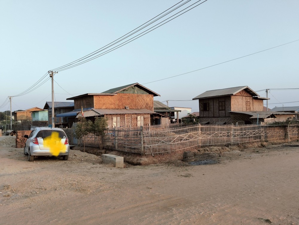 မြေကွက် ၊ ခြံ