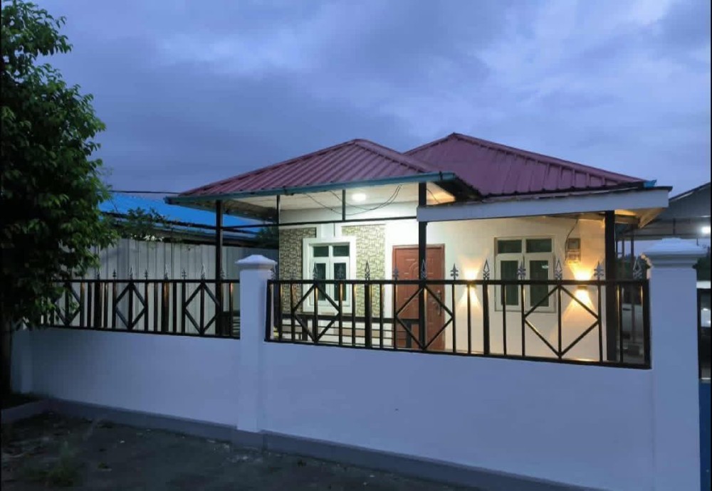 မြေကွက် ၊ ခြံ