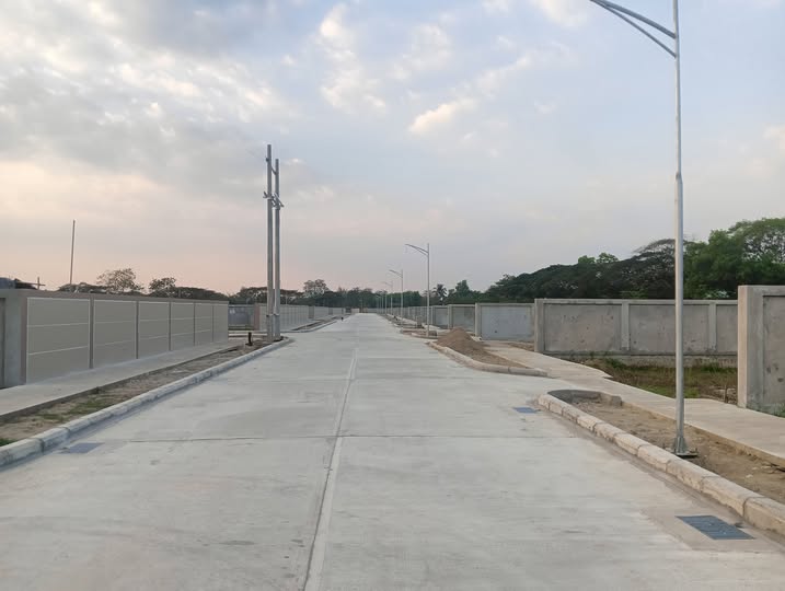 မြေကွက် ၊ ခြံ