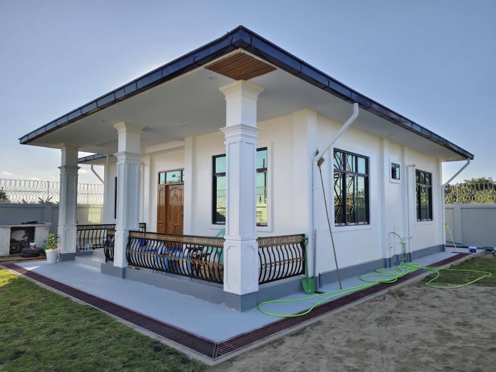 မြေကွက် ၊ ခြံ