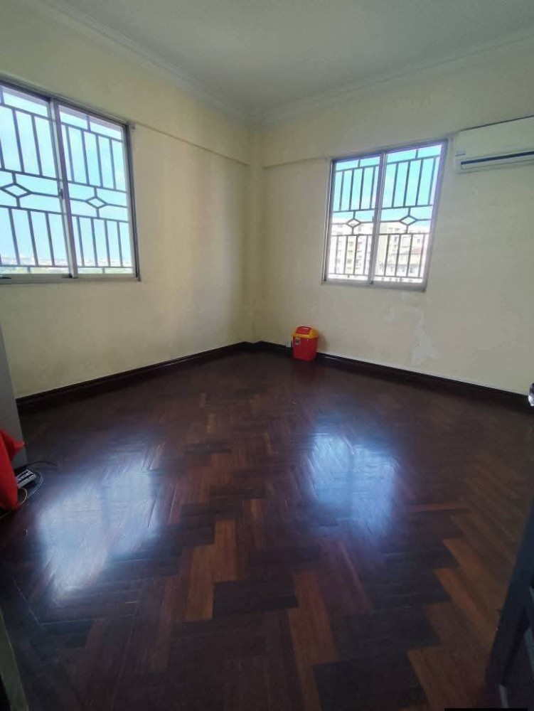 မြေကွက် ၊ ခြံ