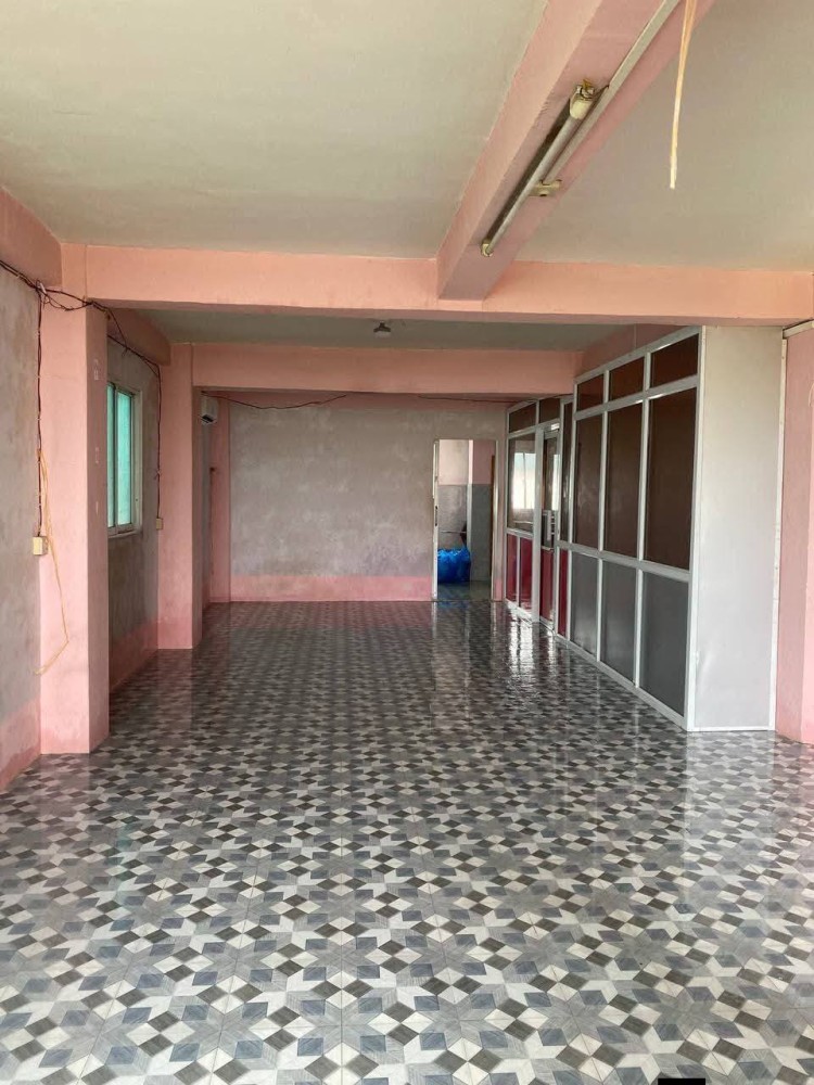 မြေကွက် ၊ ခြံ