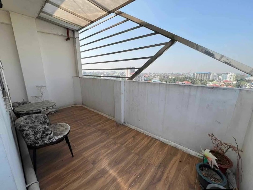 မြေကွက် ၊ ခြံ