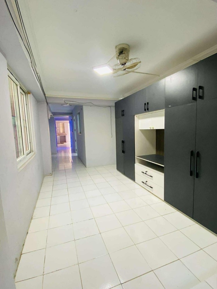 မြေကွက် ၊ ခြံ