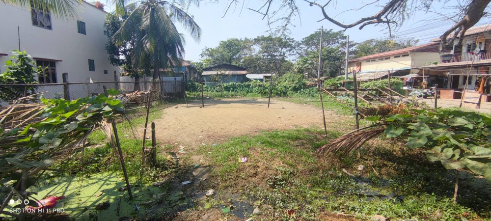 မြေကွက် ၊ ခြံ