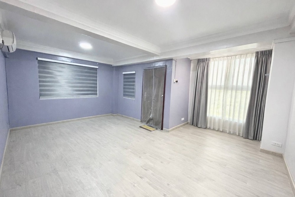 မြေကွက် ၊ ခြံ