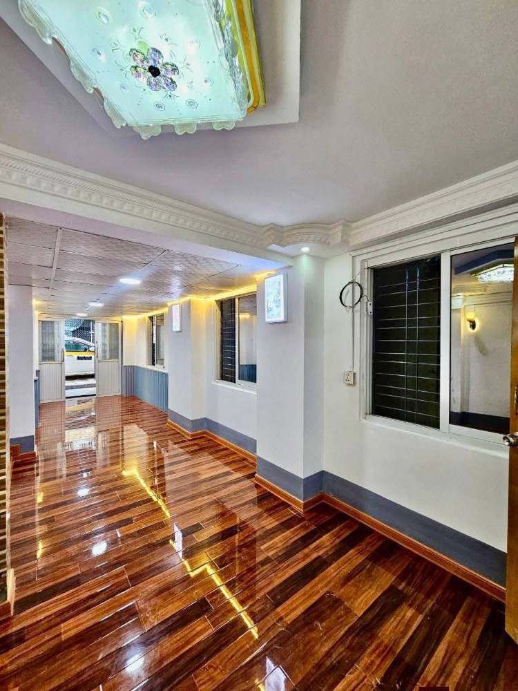 မြေကွက် ၊ ခြံ