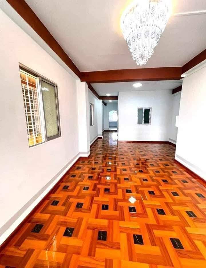 မြေကွက် ၊ ခြံ