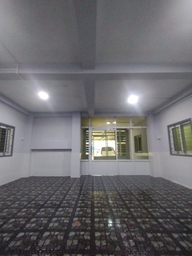 မြေကွက် ၊ ခြံ