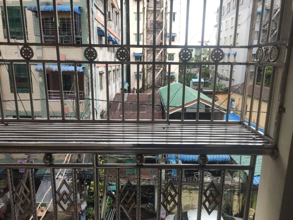 မြေကွက် ၊ ခြံ