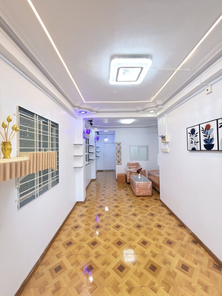 မြေကွက် ၊ ခြံ