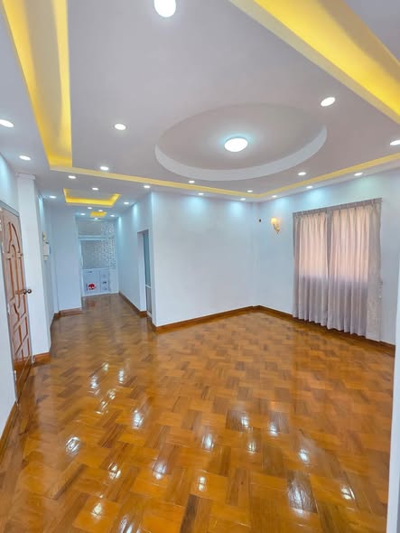 မြေကွက် ၊ ခြံ