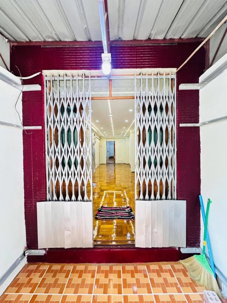 မြေကွက် ၊ ခြံ