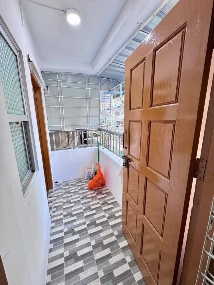 မြေကွက် ၊ ခြံ