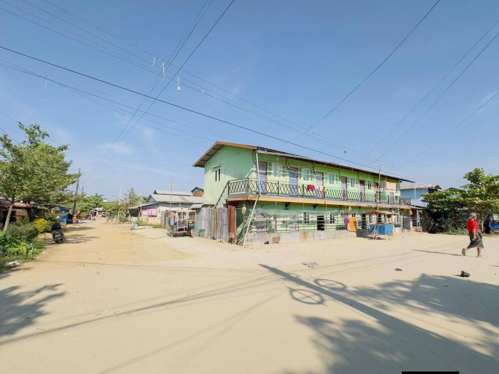 မြေကွက် ၊ ခြံ