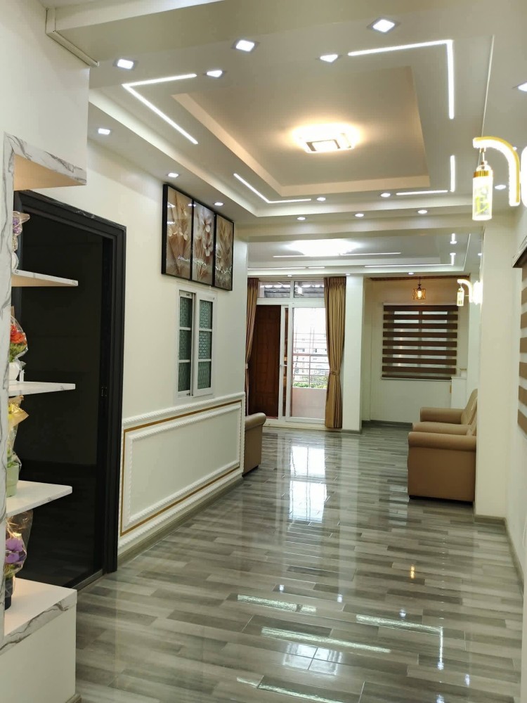 မြေကွက် ၊ ခြံ