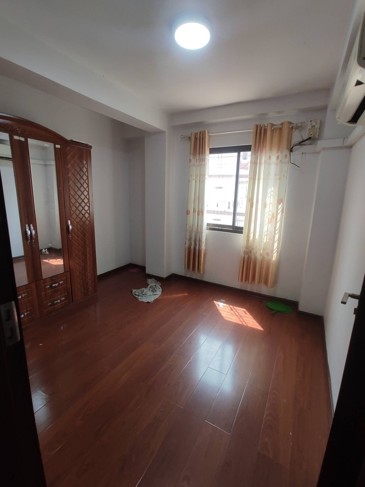 မြေကွက် ၊ ခြံ