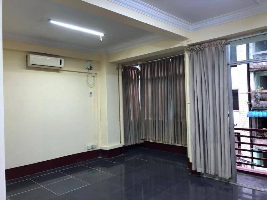 မြေကွက် ၊ ခြံ