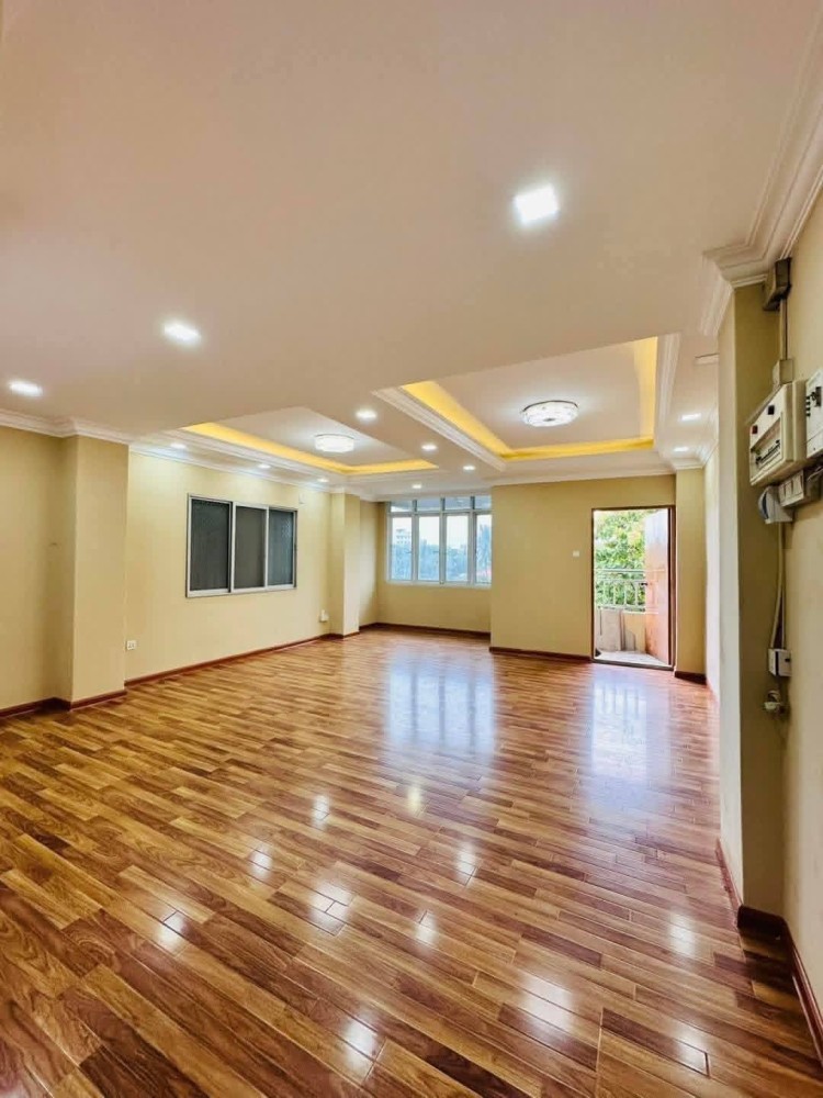 မြေကွက် ၊ ခြံ