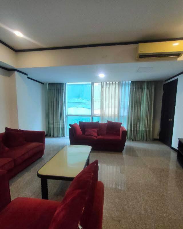 မြေကွက် ၊ ခြံ