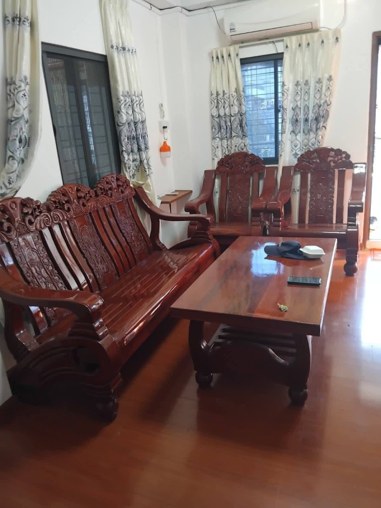 မြေကွက် ၊ ခြံ