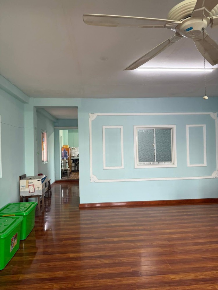 မြေကွက် ၊ ခြံ