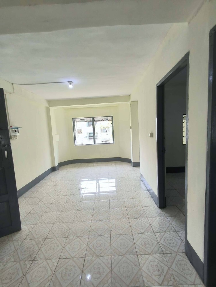 မြေကွက် ၊ ခြံ