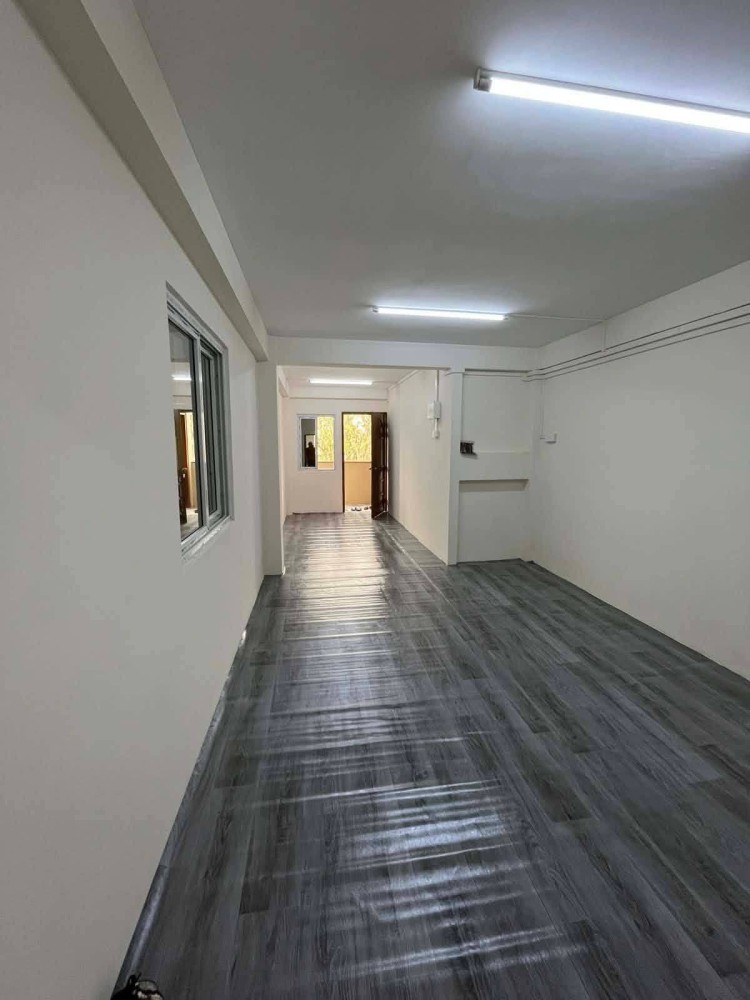 မြေကွက် ၊ ခြံ