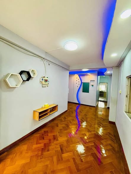 မြေကွက် ၊ ခြံ