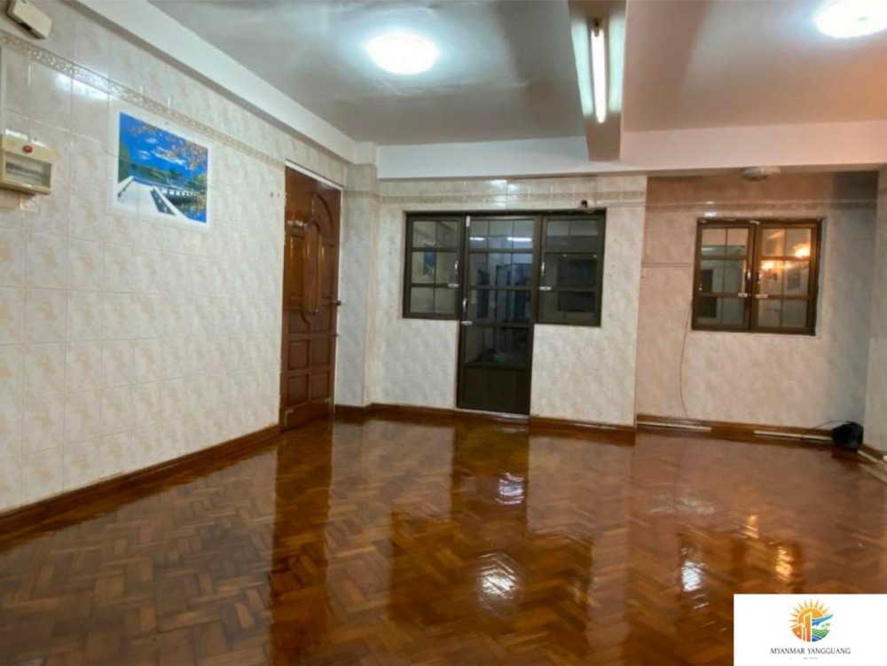 မြေကွက် ၊ ခြံ