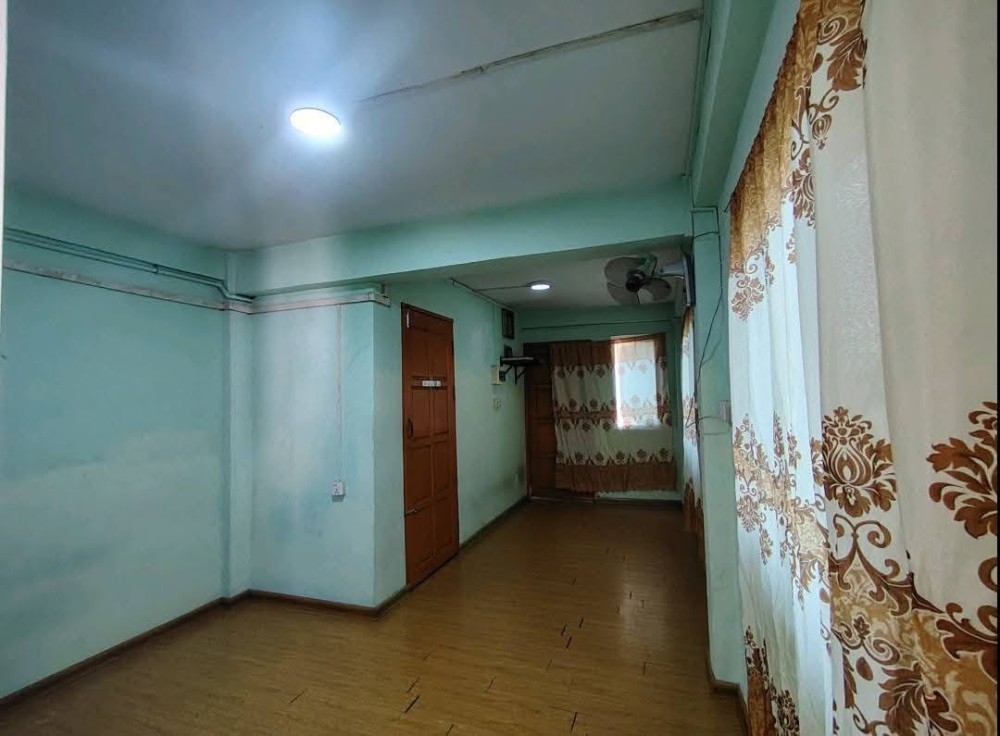 မြေကွက် ၊ ခြံ