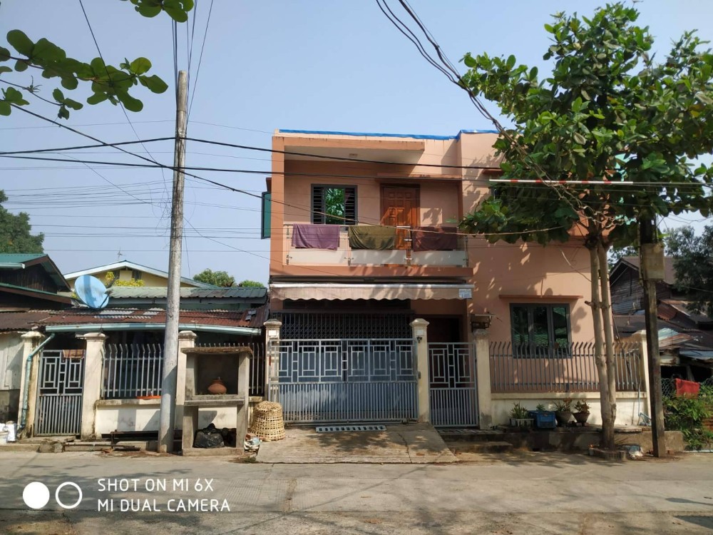 မြေကွက် ၊ ခြံ