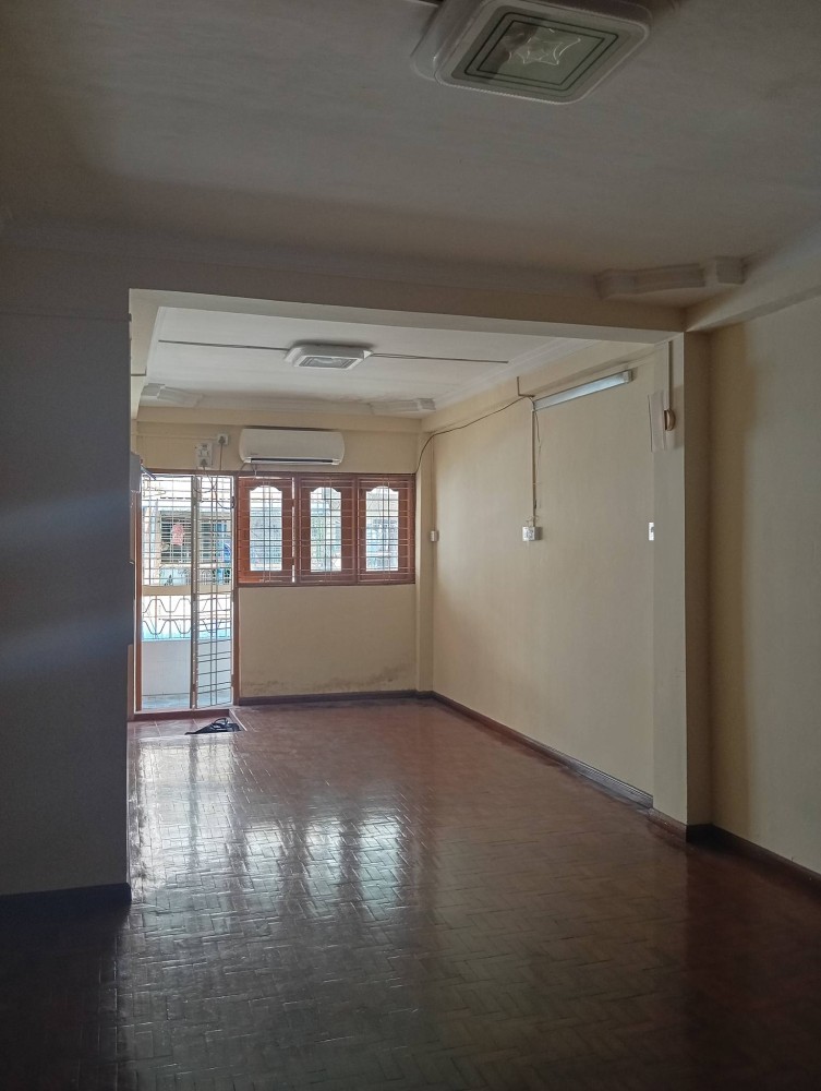 မြေကွက် ၊ ခြံ