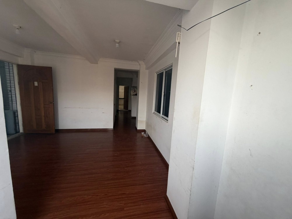 မြေကွက် ၊ ခြံ